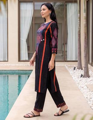 Black embroidered pure cotton kurta trouser set 4