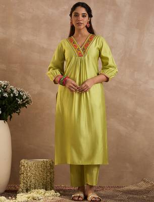 Olive embroidered liva kurta trouser set 4
