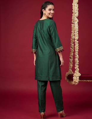 Green printed liva kurta trouser set 3