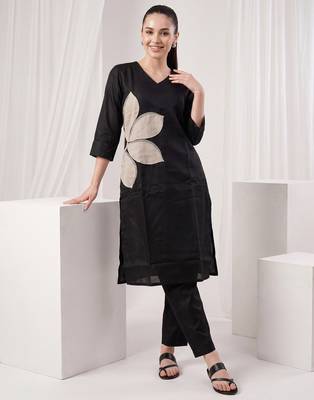 Black printed silk kurta trouser set 3