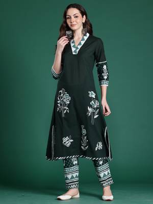 Green printed pure cotton kurta trouser set 4