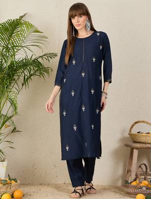 Navy blue embroidered silk kurta trouser set 4