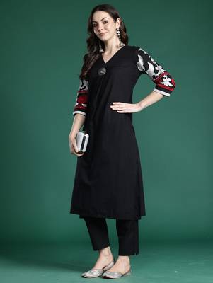 Black embroidered pure cotton kurta trouser set 4