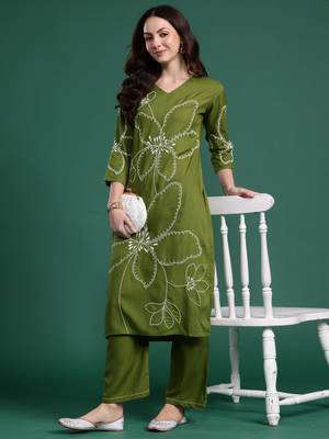 Green embroidered viscose rayon kurta trouser set 4