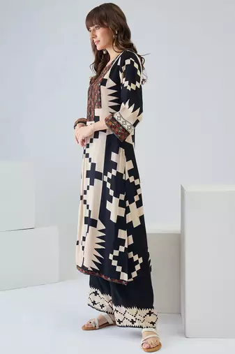 Off white printed viscose rayon kurta trouser set