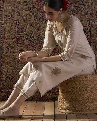 White embroidered liva kurta trouser set 1