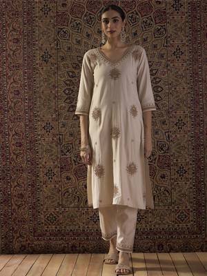 White embroidered liva kurta trouser set 4