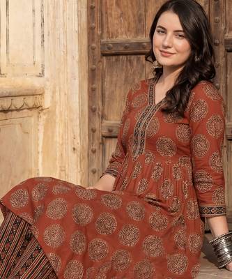 Maroon printed pure cotton kurta trouser set 4