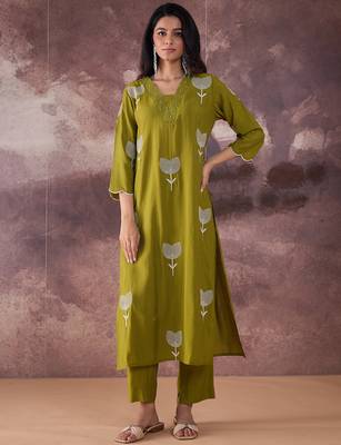Green embroidered silk kurta trouser set 4