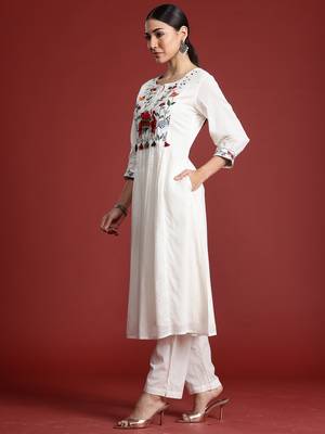 Off white embroidered pure cotton kurta trouser set 2