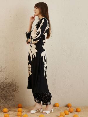 Black embroidered viscose rayon kurta trouser set 3