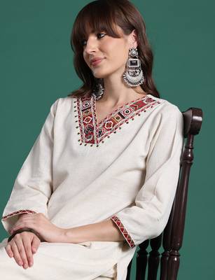 Off white embroidered pure cotton kurta trouser set 1