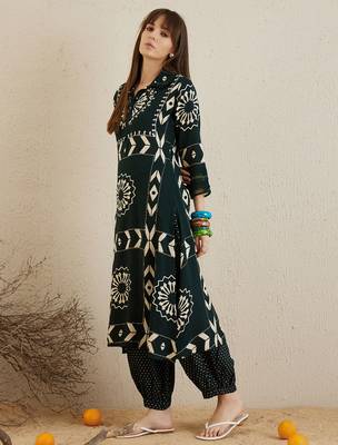 Green embroidered viscose rayon kurta trouser set 3