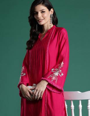 Pink embroidered silk kurta trouser set 1