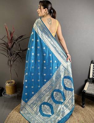 Blue woven design zari silk blend handloom banarasi saree 4