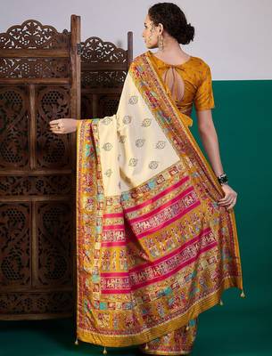 Cream ethnic motifs printed saree with unstitched blouse 4