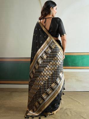 Black ethnic motifs silk blend designer banarasi saree 4
