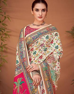Cream ethnic motifs printed saree 4