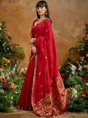 Red ethnic motifs woven design saree with unstitched blouse 5