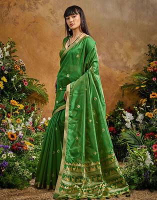 Green ethnic motifs woven design saree with unstitched blouse 5