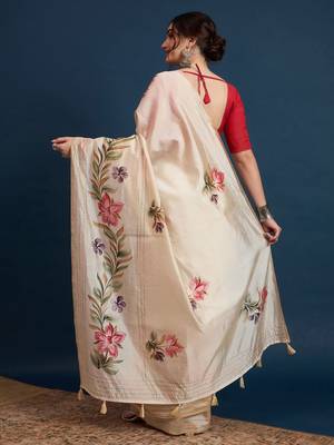 Cream adults-women floral printed with embroidered border saree with unstitched blouse 2