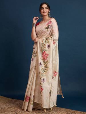 Cream adults-women floral printed with embroidered border saree with unstitched blouse 3