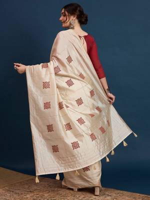 Cream printed party wear saree with unstitched blouse 4