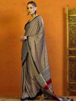 Beige striped printed satin block print saree 3