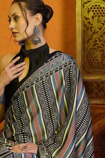 Grey ethnic motifs printed saree