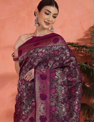 Pink ethnic motifs woven design zari saree 4