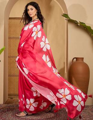 Pink floral printed saree with unstitched blouse 3