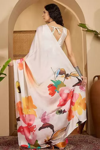 White ethnic motifs printed saree with unstitched blouse piece