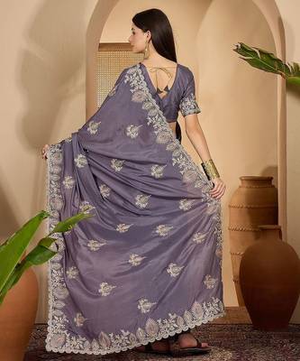 Grey embroidered saree with belt & unstitched blouse 3