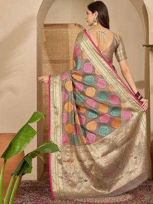 Grey woven design zari organza handloom saree 4