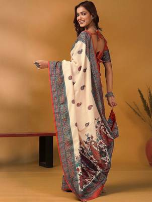 Off white paisley printed banarasi saree with unstitched blouse piece 3