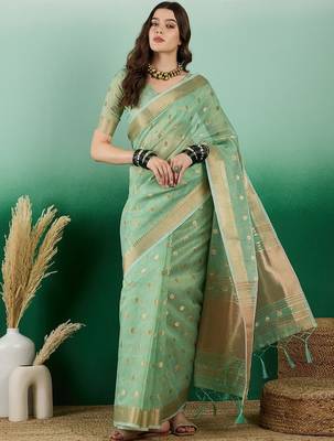 Green ethnic motif zari woven kanjeevaram saree with blouse 1