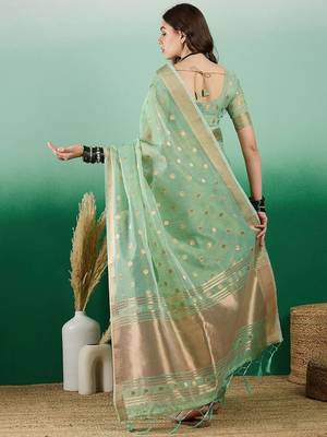 Green ethnic motif zari woven kanjeevaram saree with blouse 3