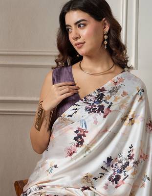 Cream printed saree with blouse piece 5