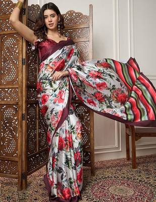 Off white printed saree with blouse piece 4
