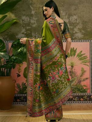 Green position printed zari weaving saree with contrast blouse piece 5