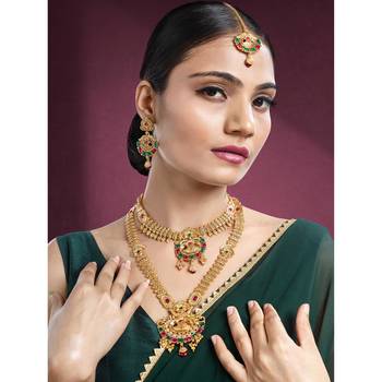 Synthetic stone studded south set necklace earrings maangtikka 1