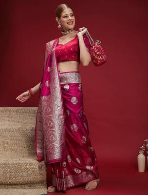 Pink ethnic motifs woven design zari saree with unstitched blouse 3