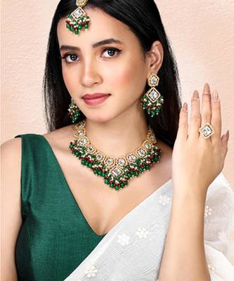 Kundan & beads studded rani pink green necklace earrings maangtikka 1