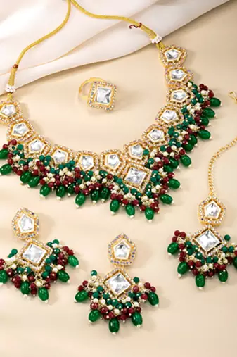 Kundan & beads studded rani pink green necklace earrings maangtikka