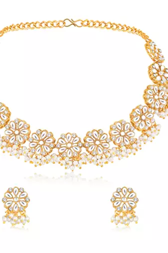Gold plated white kundan & beads studded necklace earrings