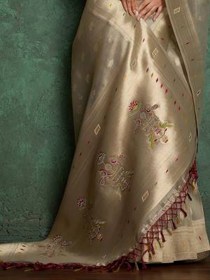 Beige woven design paithani saree withblousepiece 5