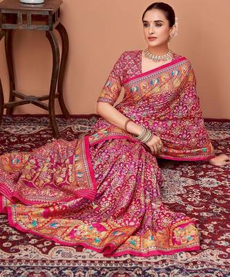 Pink ethnic motifs printed saree with unstitched blouse 3