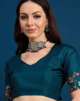 Teal ethnic motifs printed saree with unstitched blouse piece 5