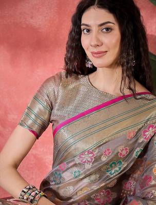 Grey floral woven design zari saree 5