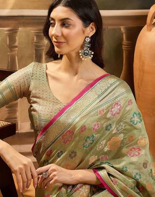 Green floral woven design organza saree with unstitched blouse 5